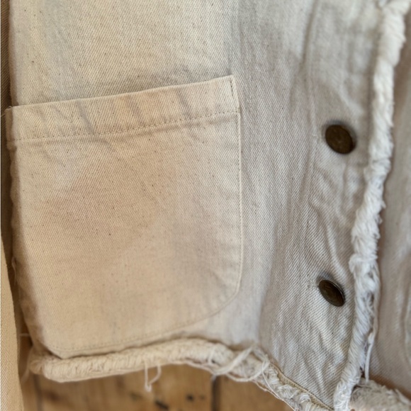 Mod Ref Frayed Distressed Cream Jean Jacket - Women's Medium - Picture 10 of 16